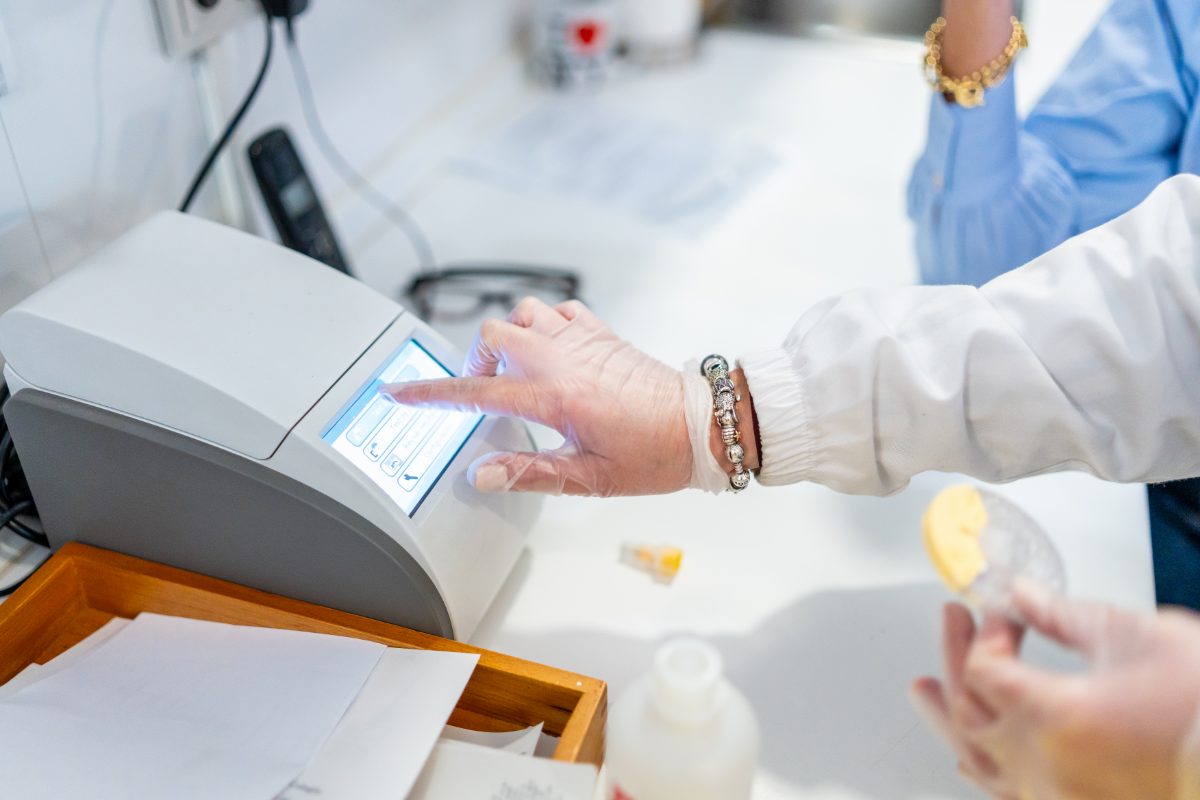 Biochemical tests — glucose, cholesterol and haemoglobin